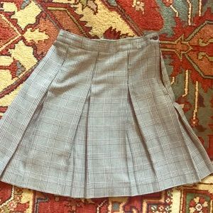 Super cute trendy plaid skirt